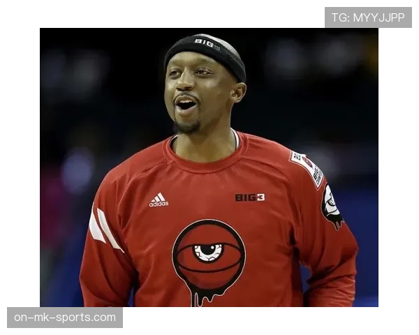 贾森·特里无球跑动提速拉开防守空间助队提升外线效率